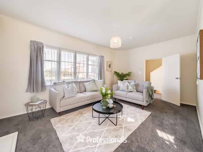 215 Knights Road, Central Hutt