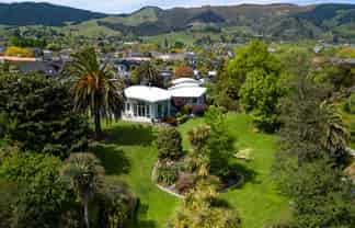 4 Marchwood Grove, Richmond