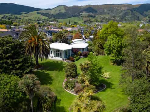 4 Marchwood Grove, Richmond