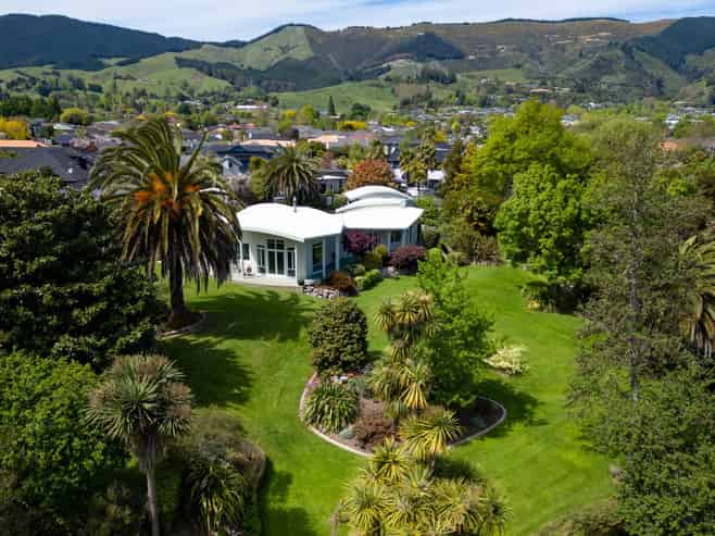 4 Marchwood Grove, Richmond