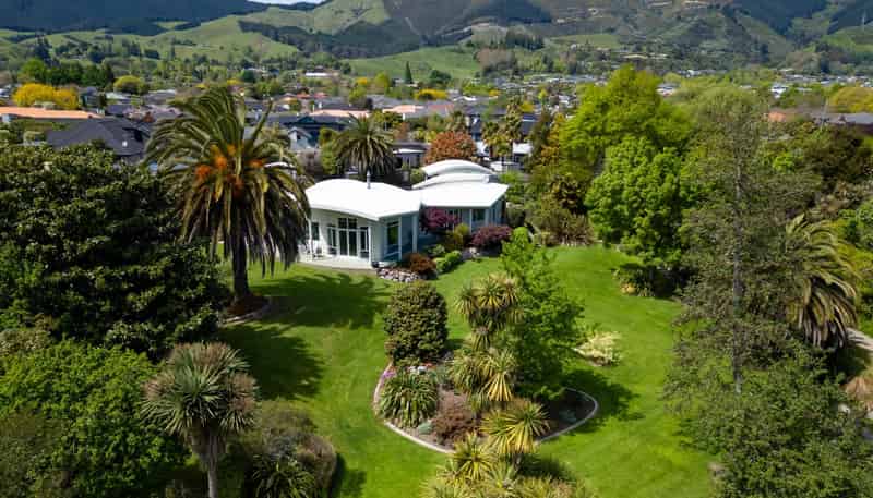 4 Marchwood Grove, Richmond