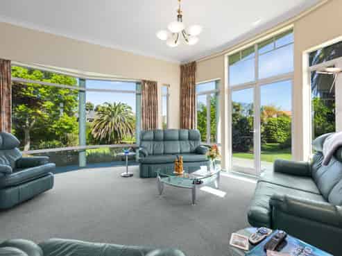 4 Marchwood Grove, Richmond