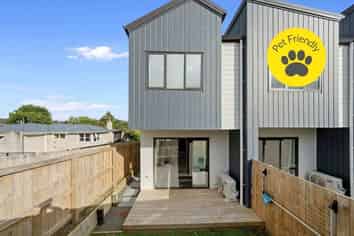 7/112 Moore Street, Howick