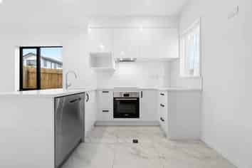 7/112 Moore Street, Howick