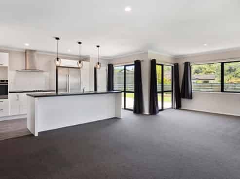 27 Pukeko Way, Kinloch