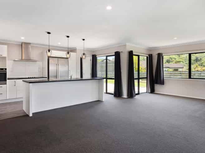 27 Pukeko Way, Kinloch