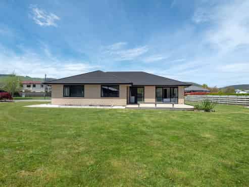 27 Pukeko Way, Kinloch