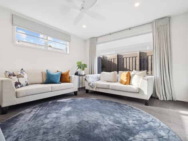 12 Stockyard Crescent, Pukekohe