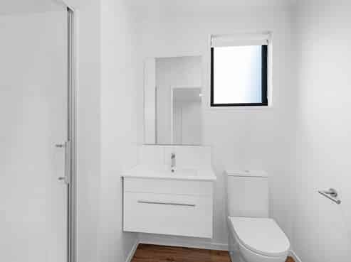 2/30 McLean Street, Linwood