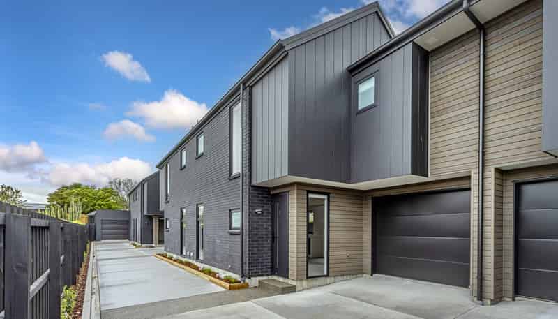 2/30 McLean Street, Linwood