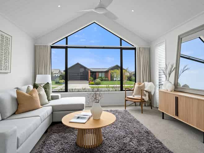 28 Isobel Hodgson Drive, Cambridge