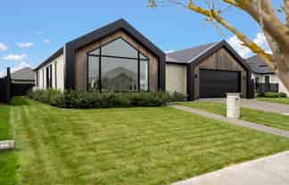 28 Isobel Hodgson Drive, Cambridge