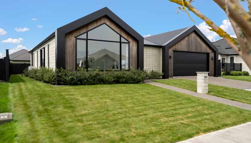 28 Isobel Hodgson Drive, Cambridge