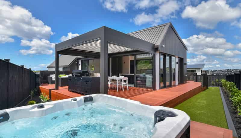 44 Waitai Close, Long Bay