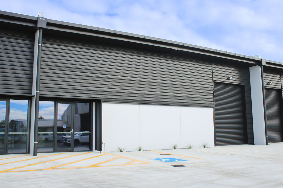 Brand New High Stud Industrial Units - Mehr