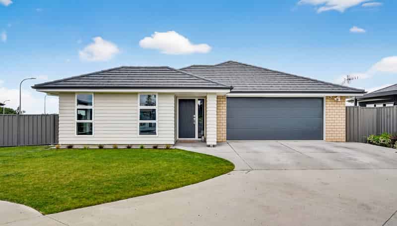 1 Te Ara Matipou, Frimley