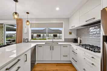 1 Te Ara Matipou, Frimley