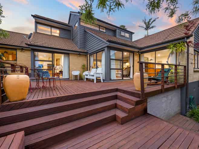 6 Wynsfield Garden, St Heliers