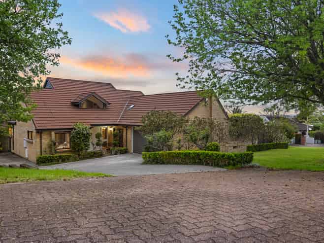 6 Wynsfield Garden, St Heliers