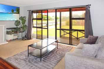 8 Russell Street, Foxton