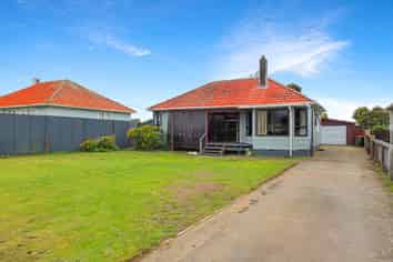 8 Russell Street, Foxton