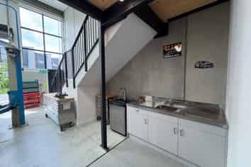 87m2 Mezzanine Unit with Hoist 