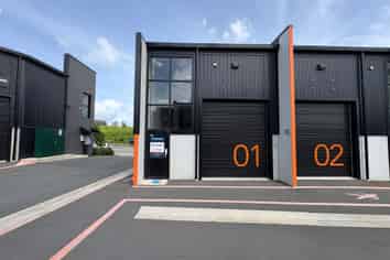 87m2 Mezzanine Unit with Hoist 