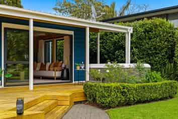 8 Takapu Street, Matua