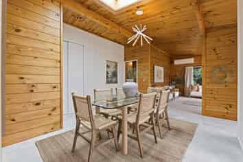 8 Takapu Street, Matua