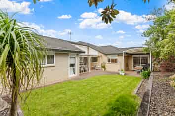 44 Kath Hopper Drive, Orewa