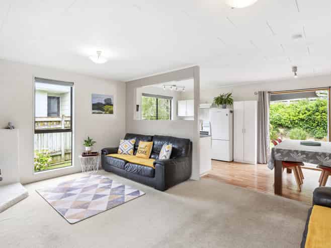 25 Hookway Grove, Paraparaumu