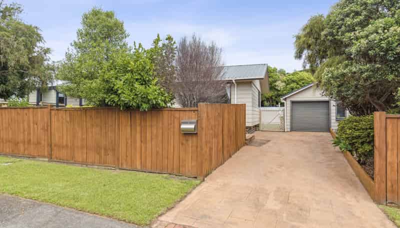 25 Hookway Grove, Paraparaumu