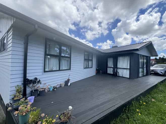 2 Fisher Crescent , Otara