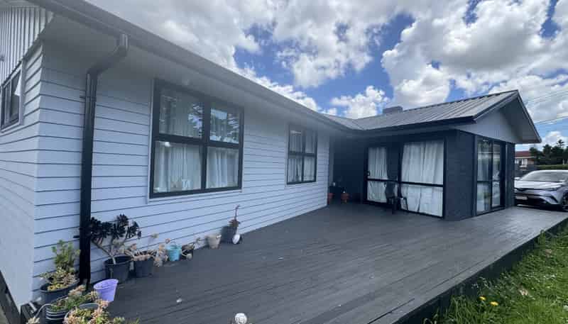 2 Fisher Crescent , Otara