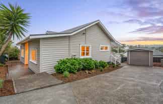24 Jean Place, Stanmore Bay