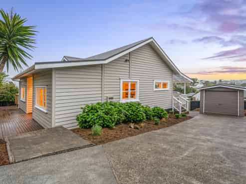 24 Jean Place, Stanmore Bay