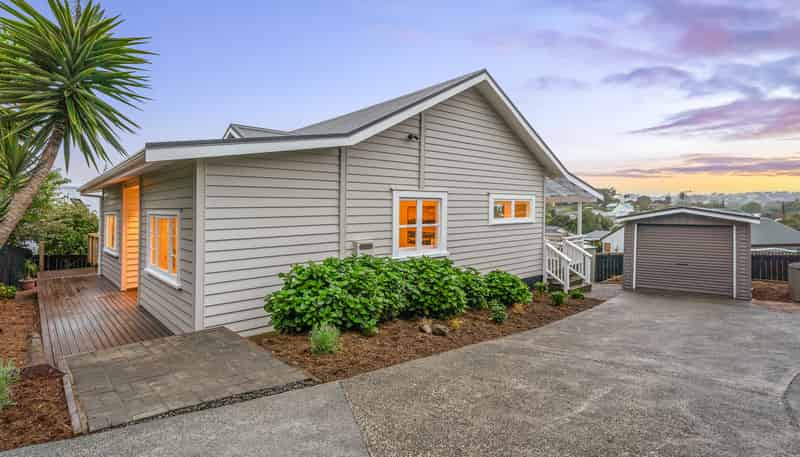 24 Jean Place, Stanmore Bay