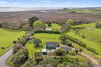 5 McLeod Road South Head, Helensville