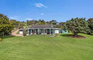 5 McLeod Road South Head, Helensville