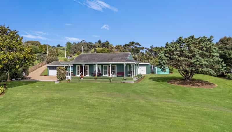 5 McLeod Road South Head, Helensville