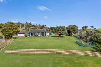 5 McLeod Road South Head, Helensville