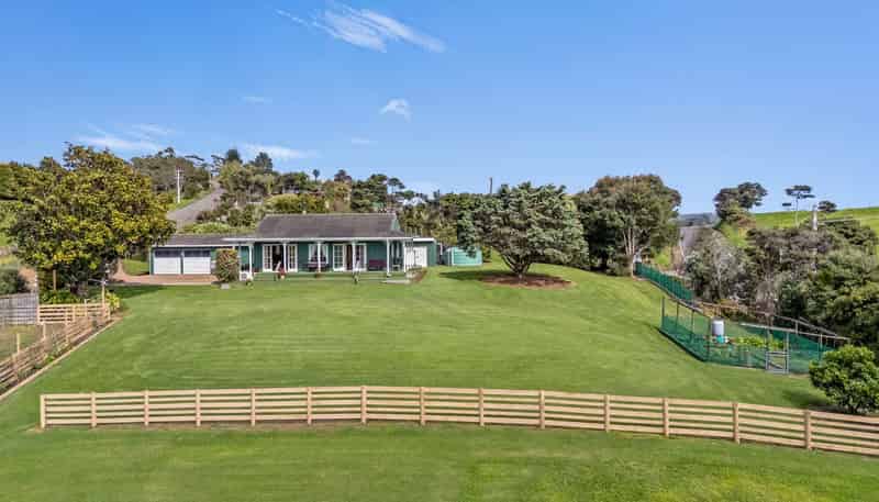 5 McLeod Road South Head, Helensville