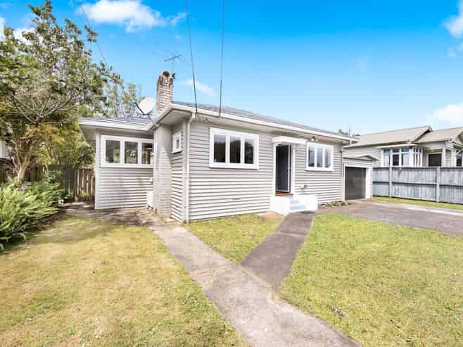 71 Renfrew Avenue, Sandringham