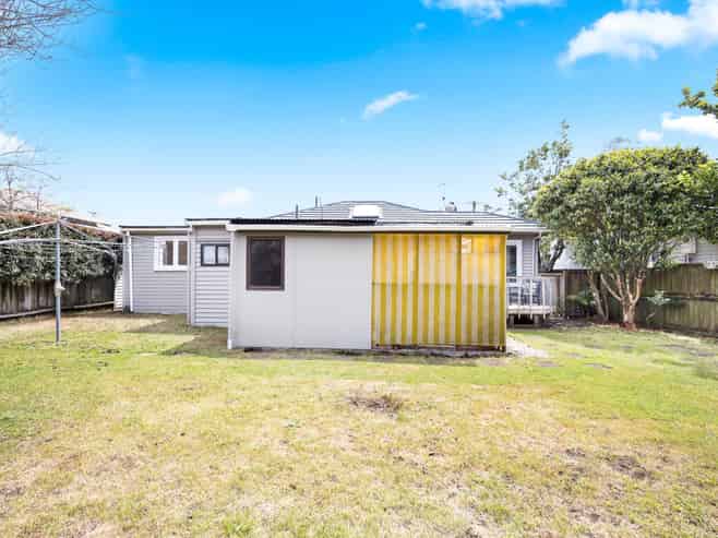 71 Renfrew Avenue, Sandringham
