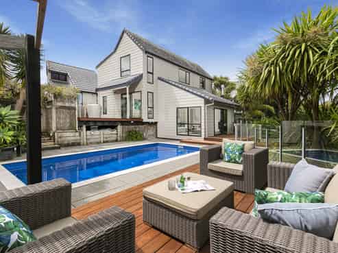 33 Waipuia Place, Greenhithe