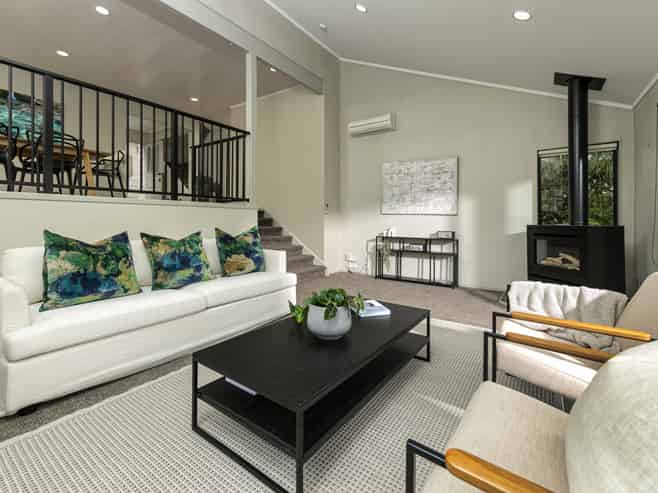 33 Waipuia Place, Greenhithe