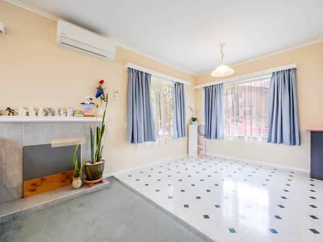 2/1 Meadowvale Avenue, Forrest Hill