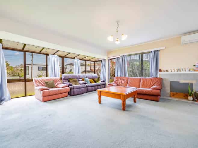 2/1 Meadowvale Avenue, Forrest Hill