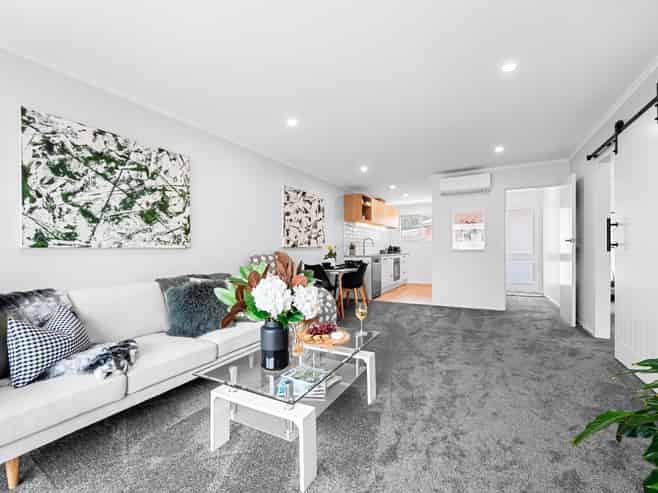 52D Whites Line West, Woburn