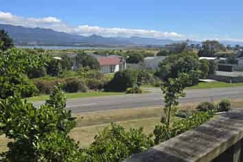 86 Lake Ferry Road, Lake Ferry